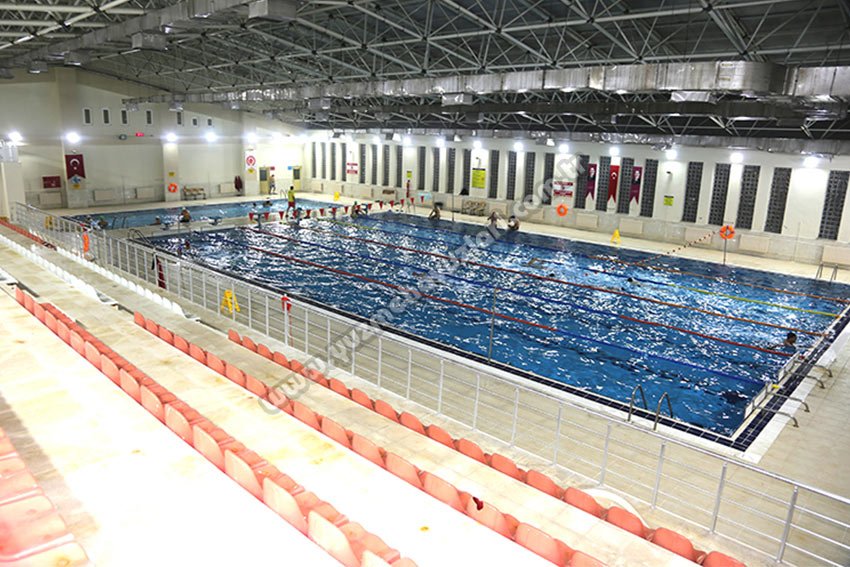 Cumhuriyet Üniversitesi Yüzme Havuzu